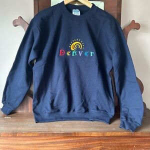 NWOT VNT 90s Embroidered  'Denver' on Gildan Navy Blue Sweatshirt: Size SMALL